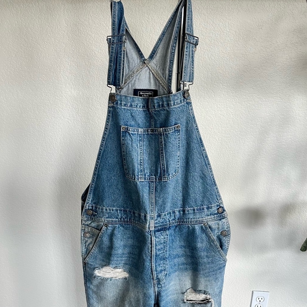 ABERCROMBIE & FITCH Women’s Small Blue Distressed Denim Overalls